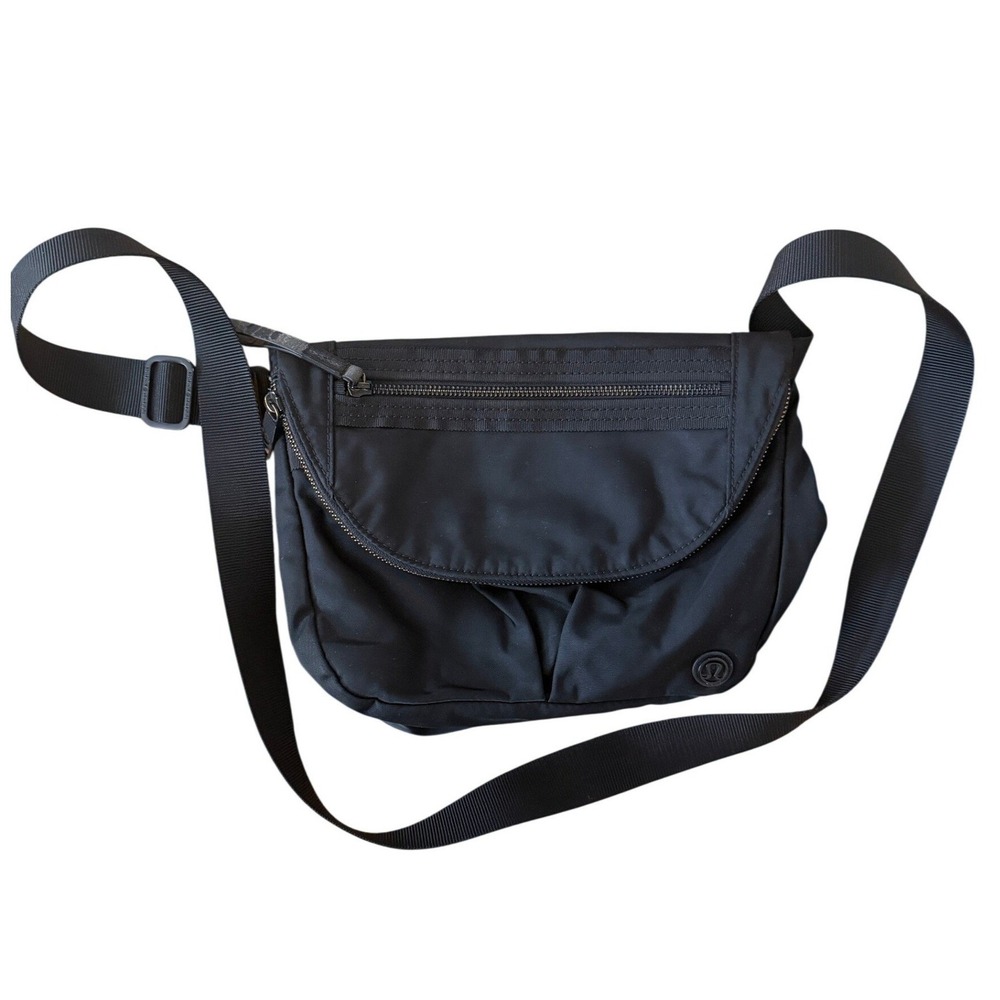 Lululemon Black Nylon Crossbody Messenger Bag Adjustable Strap Fold Over Flap